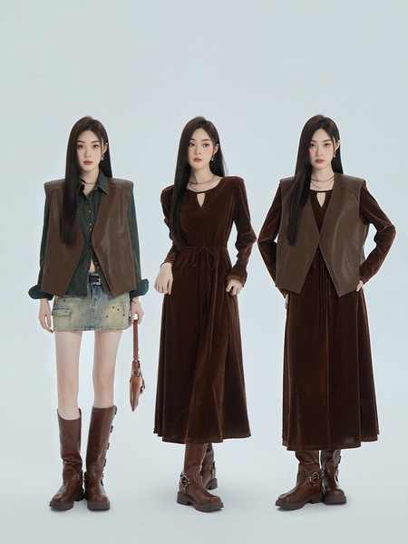 LIERKISS リエキス リエベルベットのエレガントなストラップドレス