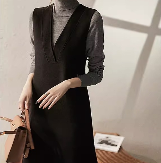 ワンピース ミモレ丈 かわいい 大人可愛い きれいめ シンプル カジュアル 大人 上品 おしゃれ お洒落 大人女子 こなれ感 個性的 主役級 存在感 美容師 メイクアップアーティスト ネイリスト