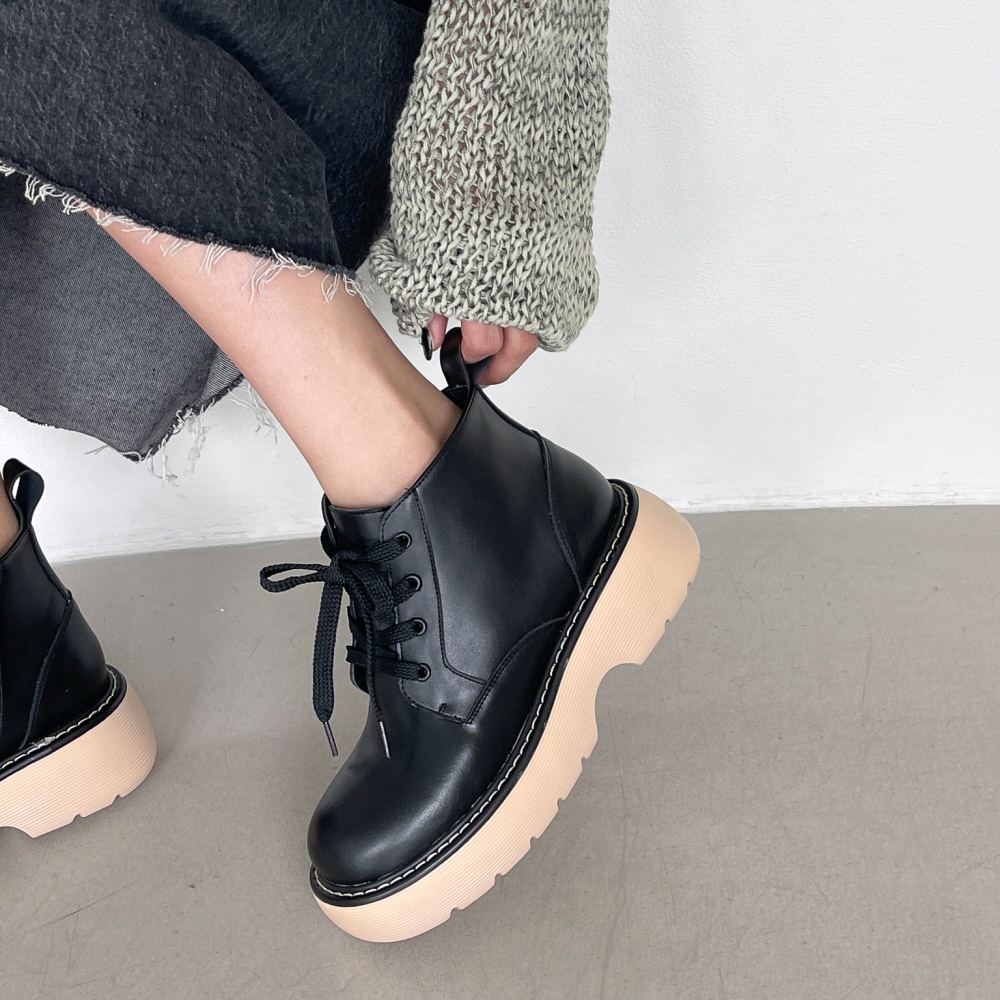 ステッチデザインが可愛いシンプルサンダル 5,320円