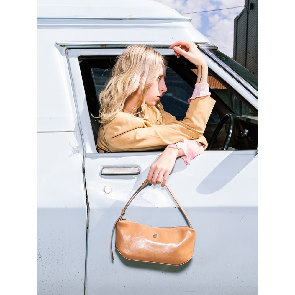 セミコードグルーブミドルバッグクリンクルダークベージュ