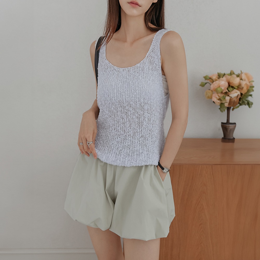 ローバーブックルのしっとりストラップニットスリーブレス