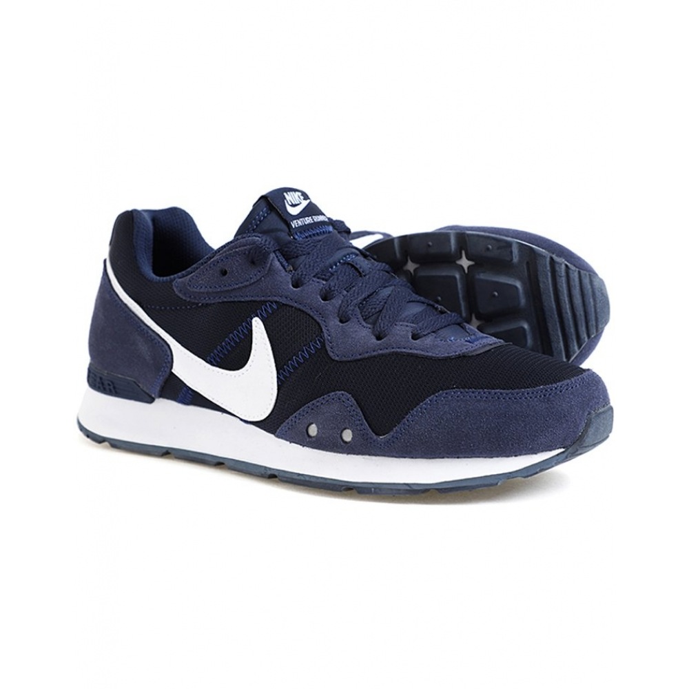 ナイキベンチャーランナー