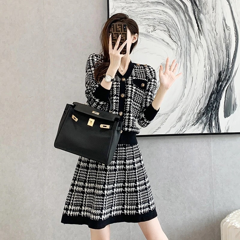 可愛いニットセーター上下二点セットアップ韓国ファッションレディース秋服2024人気新作長袖カーディガントップスチェックスカート30%制限