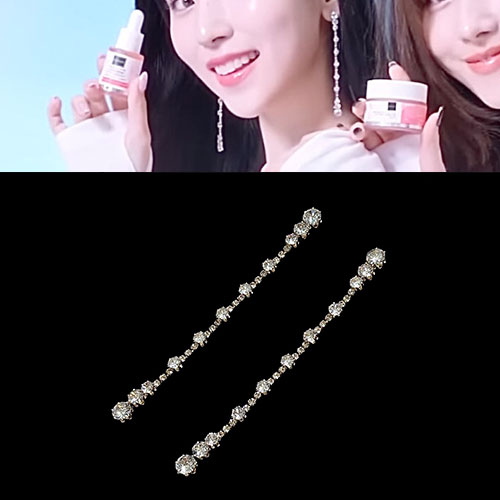 【正規品】 TWICE 着用！ロングキュービックドロップピアス