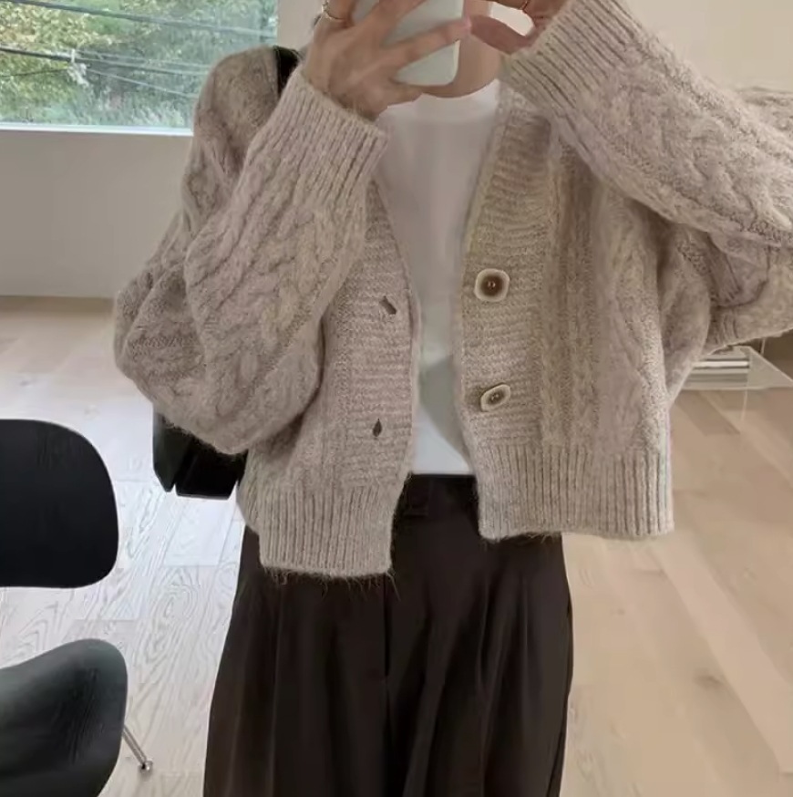 レディース トップス ニット セーター カーディガン クロップド丈 長袖 かわいい きれいめ シンプル カジュアル 上品 おしゃれ かっこいい レトロ こなれ感 ラフ ガーリー ルーズ 個性的 クール
