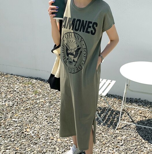 【取寄：納期2週間】Tシャツワンピース レディース 半袖 ロゴT ロゴTシャツ サイドスリット スリット 夏 夏新作 ゆったり 体型カバー リラックス ワンピース ロングワンピース Tシャツワンピース