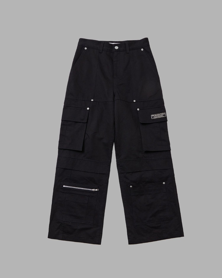 【THE MUSEUM VISITOR】 METAL LOGO CARGO PANTS : BLACK