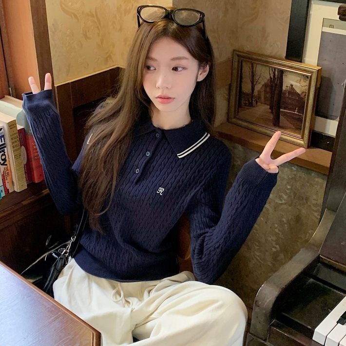 トップス ニットソー 長袖 襟付き ハーフボタン プルオーバー ミディアム丈 萌え袖 かわいい 大人可愛い きれいめ シンプル 上品 おしゃれ かっこいい カジュアル こなれ感 個性的 主役級 存在感