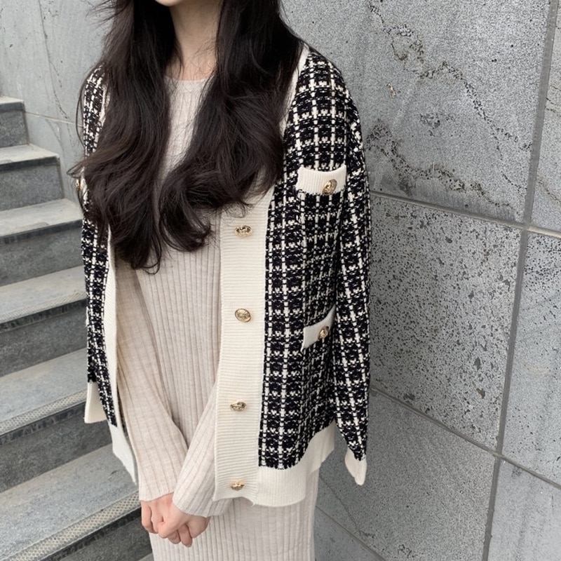 アウター コート ミディアム丈コート 長袖 ミディアム丈 前開き デザインボタン ポケット かわいい 大人可愛い きれいめ シンプル 上品 おしゃれ かっこいい カジュアル こなれ感 個性的 主役級