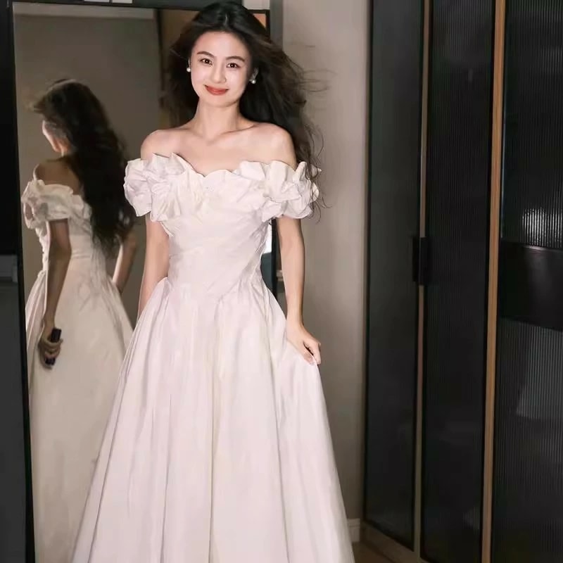 ロングドレス レディースドレス レトロドレス オフショルダー 披露宴 演奏会 ホワイト エレガント パーティー 二次会 ステージ 発表会 袖なし ワンピース 魅力的 女性用 フランス風 シンプル 妖精