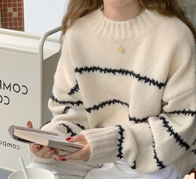 モテコーデ トップス セーター 袖あり 萌袖 ラウンドネック もこもこ モコモコ かわいい 可愛い シンプル カジュアル 上品 おしゃれ お洒落 かっこいい レトロ 可愛い 女子