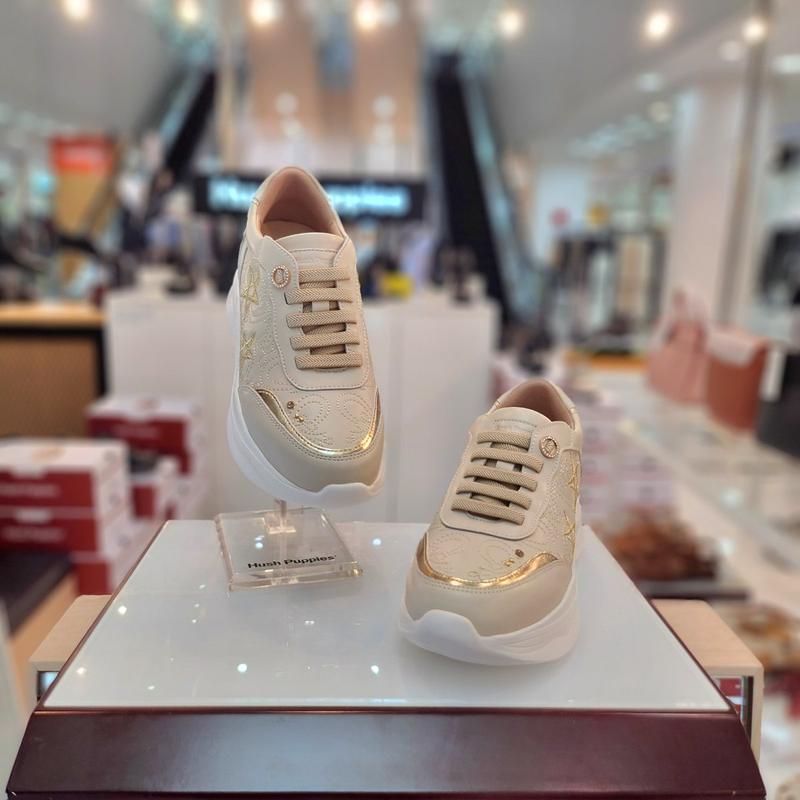 女性の足が楽なヒール高7cmバンド紐コンフォートカジュアルスニーカー3FR480