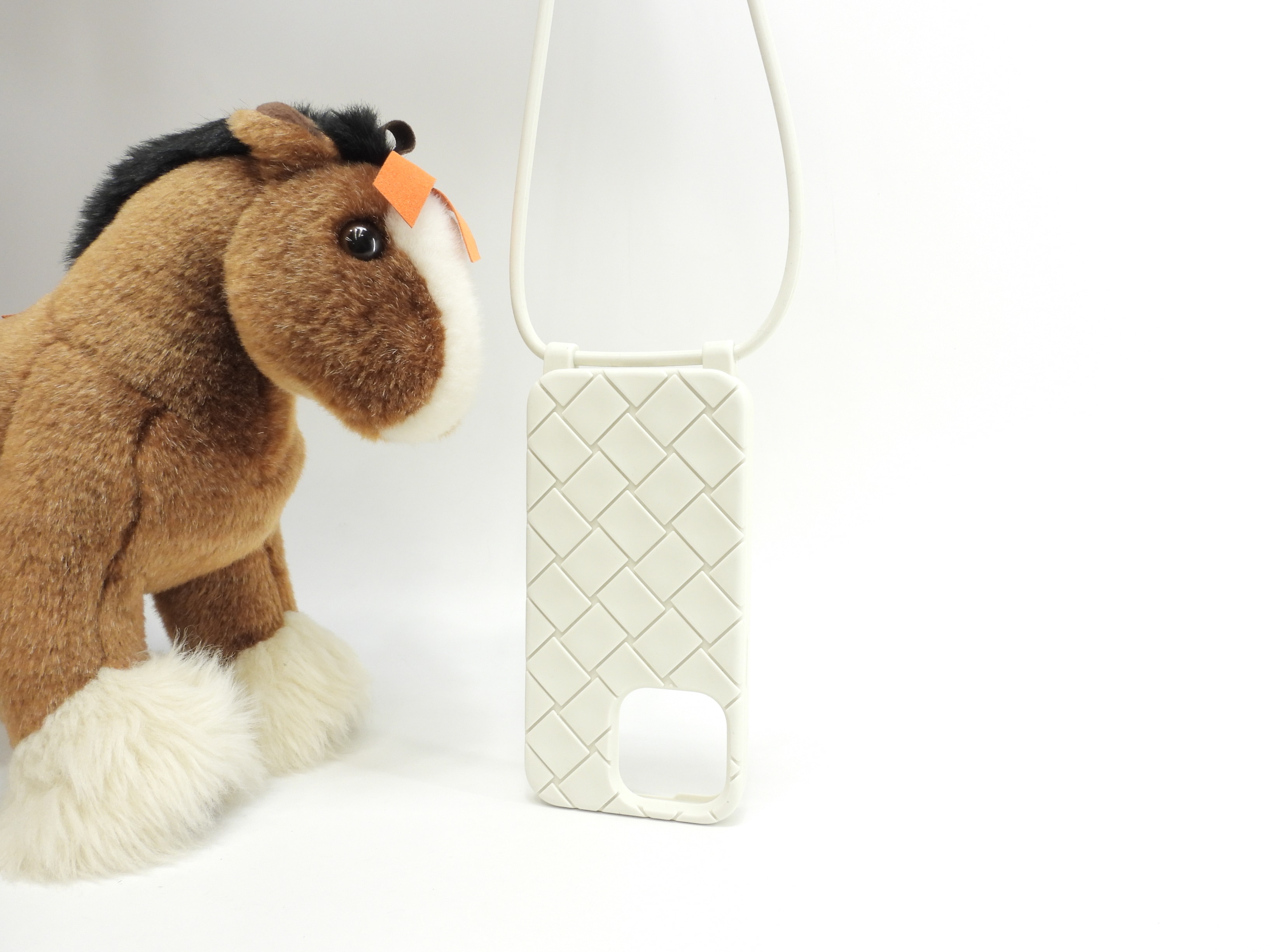 s付iphone14Proケース 中イントレチャート シリコン白 カバー@ 26