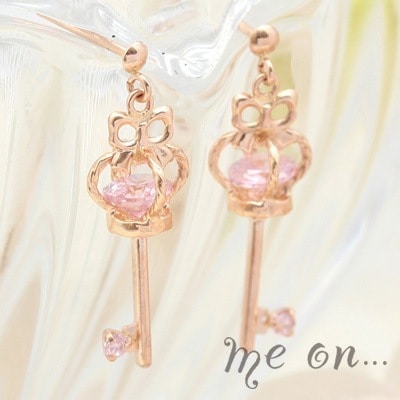 me on... K10ピンクゴールド 鍵 王冠 ピアス 発送目安２-３週間 11,248円