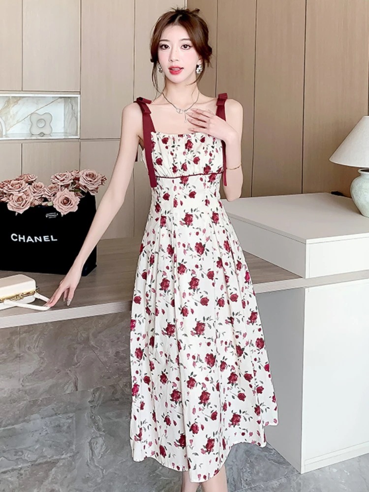 女性用フランス花柄サスペンダードレス夏海辺リゾート風プリーツaラインスカートストラップバックレスノースリーブミドル丈スカート