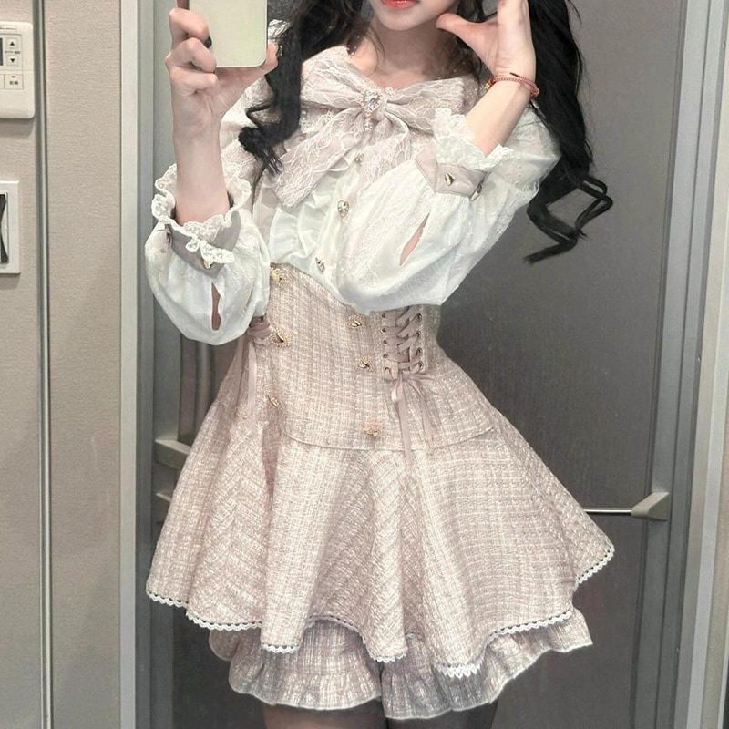 春秋にぴったりなシャツワンピースショートパンツがセットになったリボンがついたフレンチ風スイートツーピースセットです