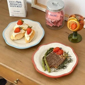 NEWレトロラインプレート フリル 花柄 エンボス ディッシュプレート 赤 レッド 可愛い かわいい 花柄 お皿 食器 コップ830