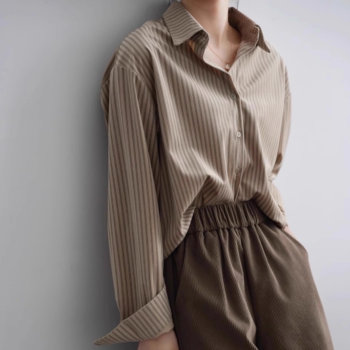 レディース トップス シャツ ブラウス 前開き 長袖 襟付き ワイド スタイリッシュ ボタン 薄手 かわいい 大人可愛い きれいめ シンプル カジュアル おしゃれ レトロ こなれ感 ラフ ルーズ