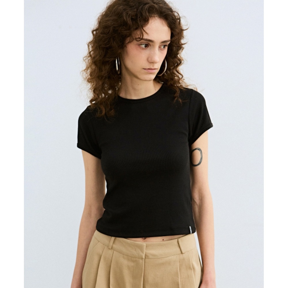 ニック&ニコールニコールベーシックスリムトップ_ブラック