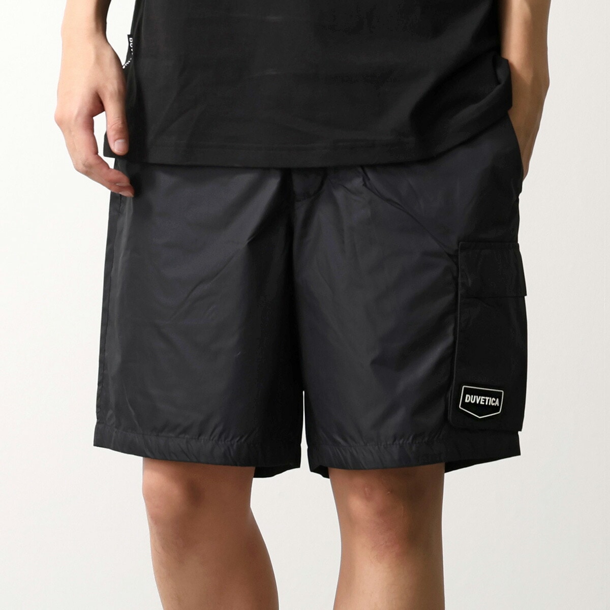 Duvetica デュベティカ ショートパンツ VUSP42131 メンズ ハーフパンツ ラバーロゴ ナイロン NERO/BK