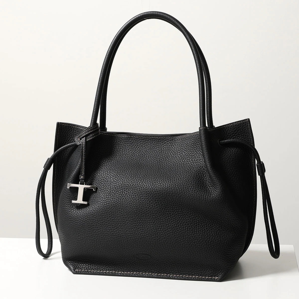 TODS トッズ トートバッグ T TIMELESS Tタイムレス XBWBUZS9300WNT レディース レザー バケットバッグ チャーム付き 鞄 B999 XBWBUZS9300WNTB999