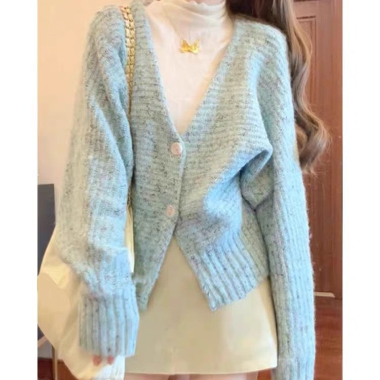 ハイエンドのカスタマイズ-秋冬服に合わせた小柄さん向け韓国ドラマコーデ一式 ソルトベースの軽やかで大人なスモールフレグランススタイルのセーターとスカートのツーピーススーツ