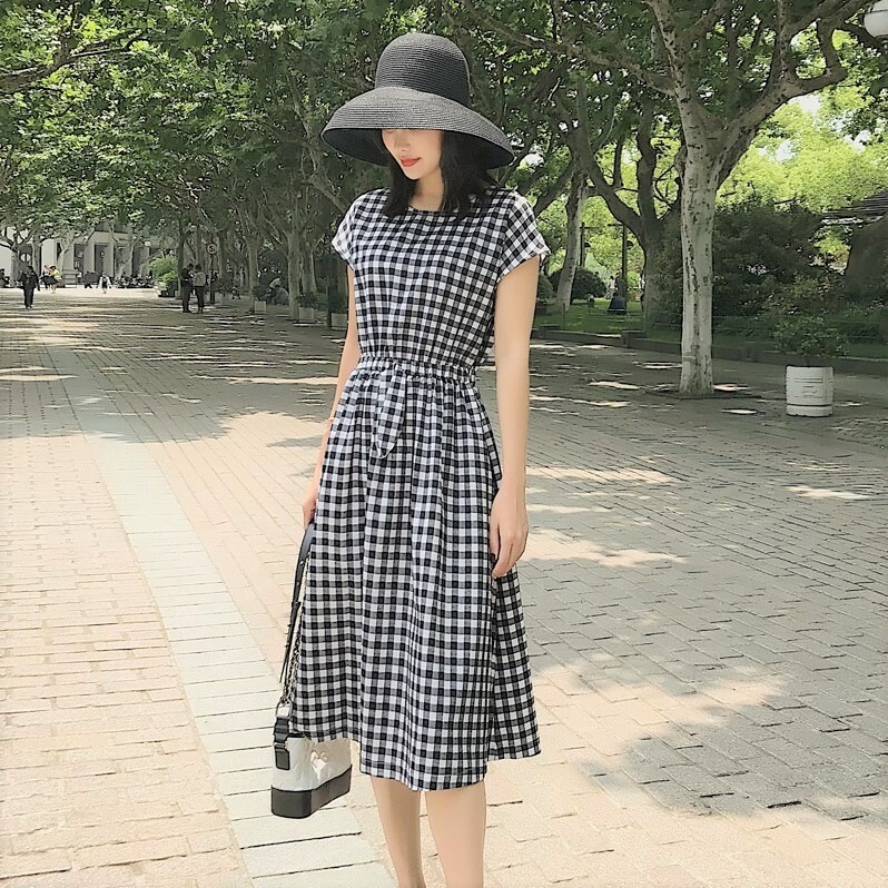 ワンピース ワンピドレス 膝丈 膝下 袖あり 長袖 ラウンドネック セミフレア ウエストリボン かわいい 大人可愛い きれいめ シンプル 大人 上品 おしゃれ レトロ 大人女子 ラブリー セクシー