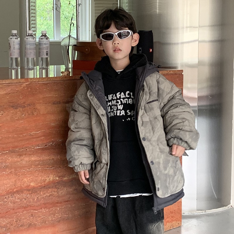 男の子の韓国版コート冬の子供のファッション綿の上着を挟んだ子供のゆったりとした厚手の保温衣