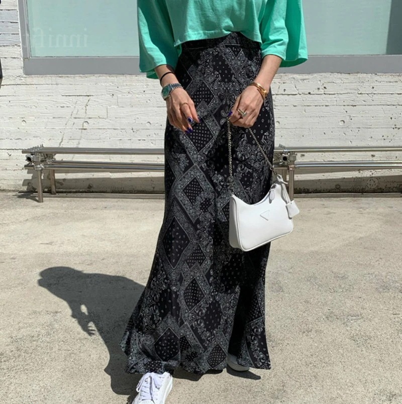 ペイズリーロングスカート スカート ボトムス ロングスカート ミニ ミニ丈 ロング ロング丈 マキシ マキシ丈 フレア スリム 細身 シフォン ハイウエスト かわいい 大人可愛い シンプル カジュアル