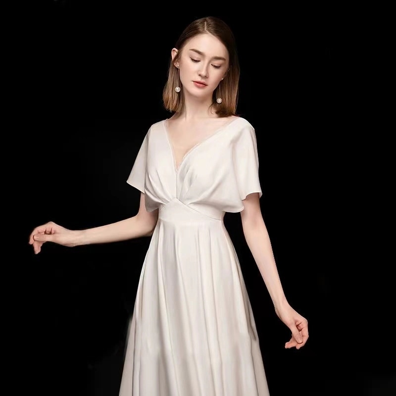 韓国ファッション フランスサテンのウエディングドレス キャミソールドレス 背中を見せる 前撮り 後撮り 撮影 新婦 結婚式 二次会 披露宴 ワンピース レディース