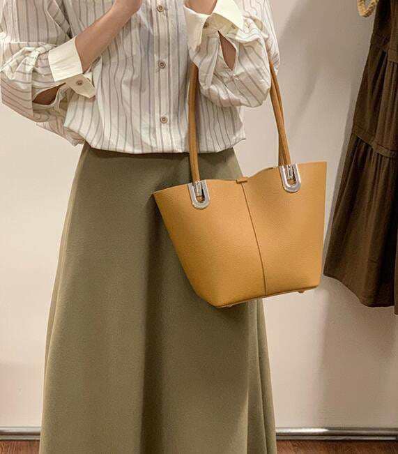 本革 トートバッグ レディース 肩掛け ハンドバッグ 2way トート バッグ レザー 肩掛けバッグ ショルダーバッグ 大容量 大人 本革バッグ 革 かばん 通勤バッグ お仕事 きれいめ カジュアル