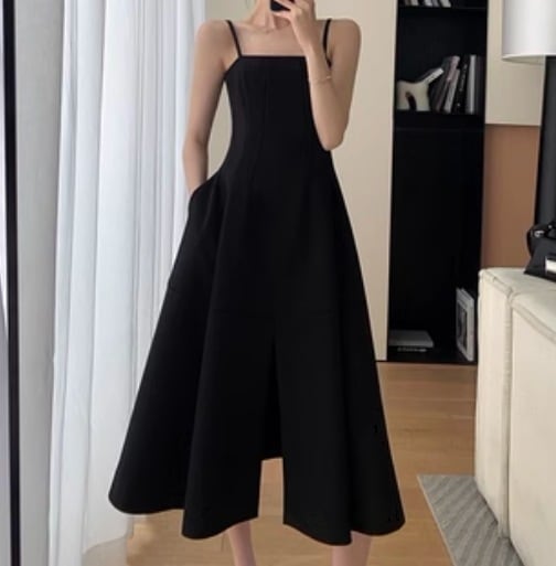 ワンピース レディース キャミワンピ 春服 夏服 秋服 ひざ下 ミモレ ノースリーブ 袖なし スクエアネック フレア Aライン ハイウエスト SNS 映え 写真 映え 高見え 格上げ 体型カバー コー