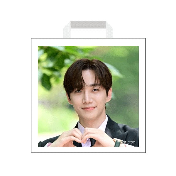 『クッションが入る！』LEE JUNHO イジュンホ イジュノＢＯＸ 福袋 韓流 グッズ 韓国 俳優 アイドル KPOP クリスマス 2024 2025 4,700円