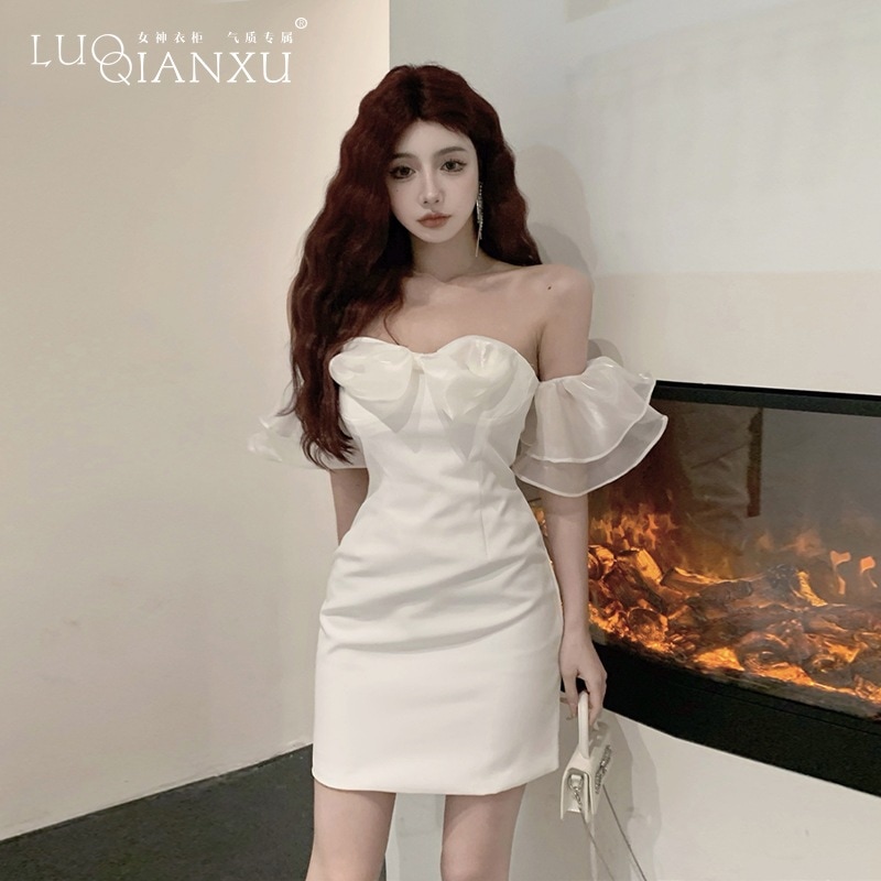 純粋な欲セクシーな胸を塗るフランス式白いワンピース2025新型気質ハイエンド軽い豪華な小さい大衆ドレススカート夏