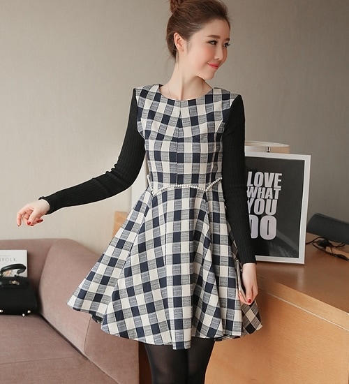 1176．チェック柄重ね着風ワンピース（ブラック）
