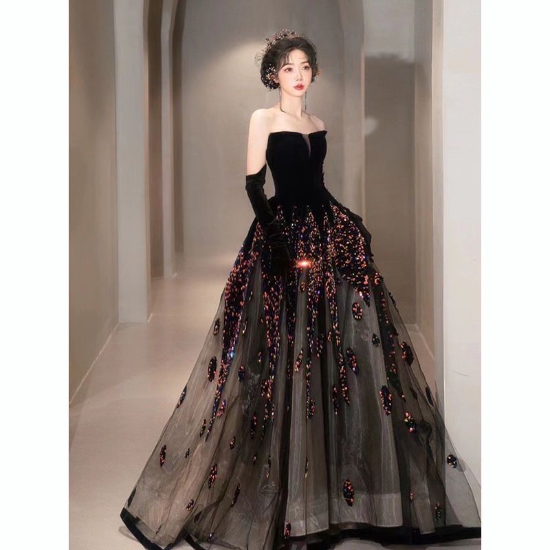 胸を塗ってイブニングドレスのハイエンドの宴会の軽奢な小衆の司会者声楽芸受験生の日の黒いワンピース夏