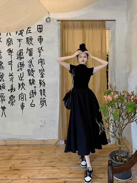 ワンピース ミモレ ミモレ丈 ロング ロング丈 フレアスリーブ ハイネック スリム タイト Aライン 快適 着心地 大人可愛い きれいめ シンプル 大人 上品 おしゃれ お洒落 かっこいい レトロ