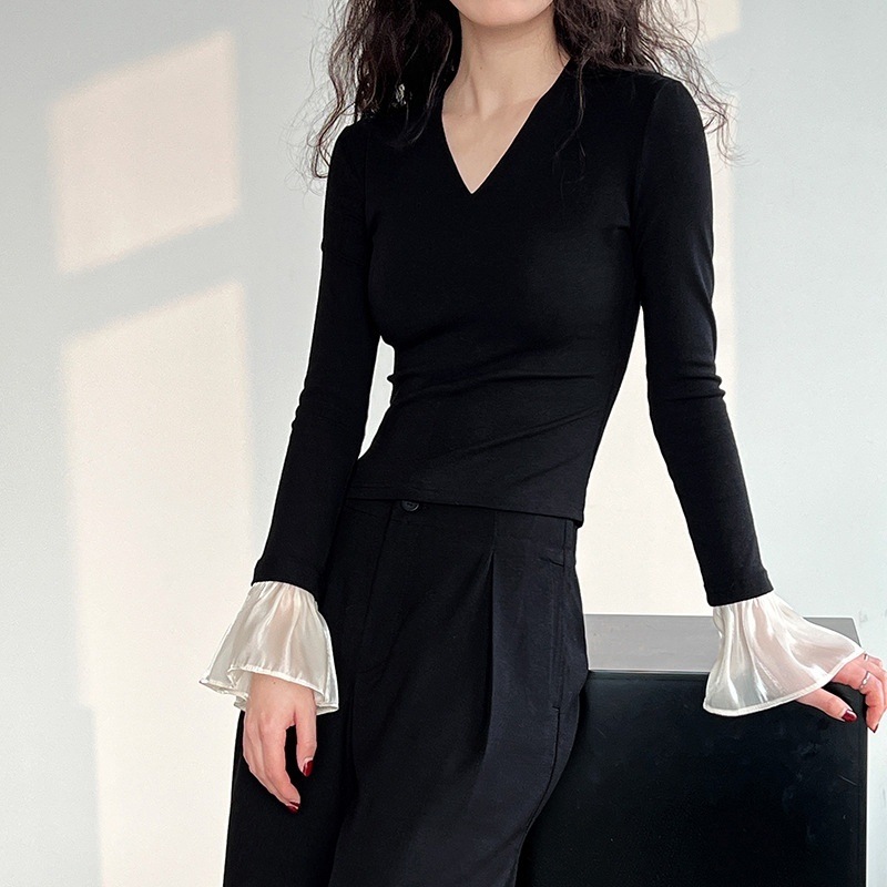 トップス カットソー プルオーバー ミディアム丈 長袖 ベルスリーブ Vネック 異素材ミックス かわいい 大人可愛い きれいめ シンプル 上品 おしゃれ かっこいい レトロ きちんと こなれ感 個性的