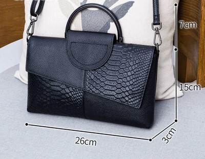 ショルダーバッグ ハンドバッグ ミニバッグ おしゃれ 上品 大人 バック カバン かばん 鞄 レディースバッグ 斜めがけバッグ 肩がけバック クロコ 型押し 小バッグ ポシェット 薄型 スリム 使いや