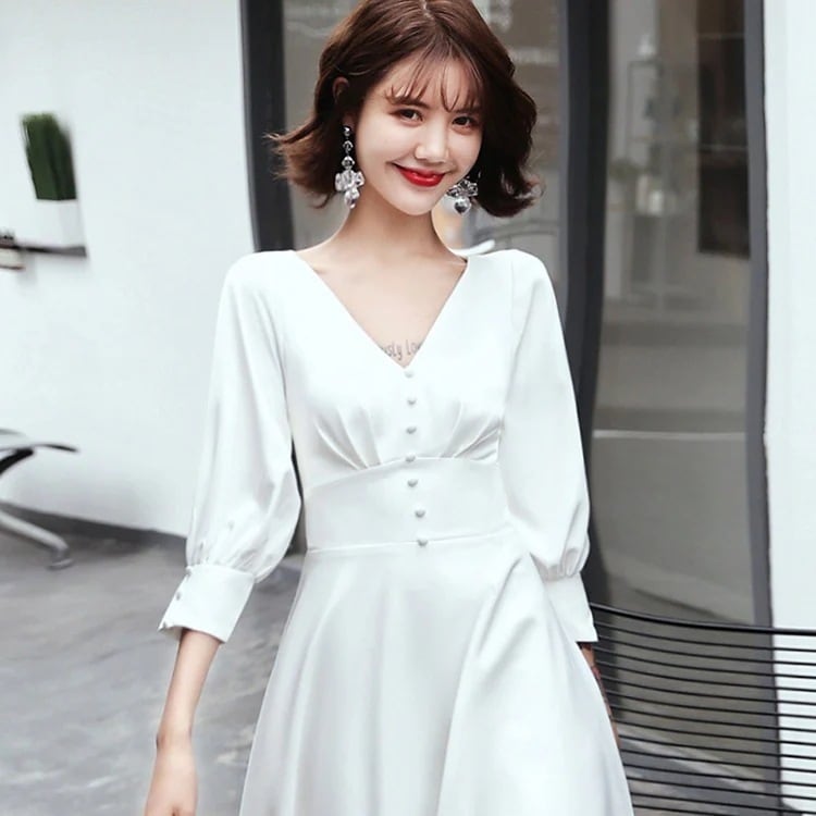 【2枚購入で 3oo円OFF】女性の宴会のドレスは通常長袖のサテンのスリムドレスを着ることができます