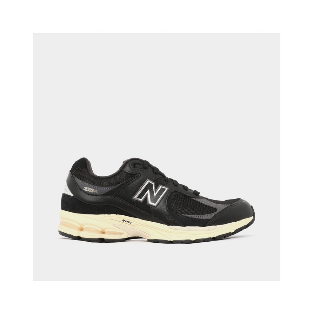ニューバランスニューヴァル 2002R クラシックユニバーサルスニーカー M2002RIB