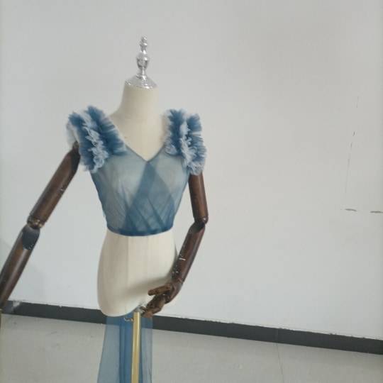 Vネック フェミニンなフレームチュールの袖トップス二次会/挙式/前撮