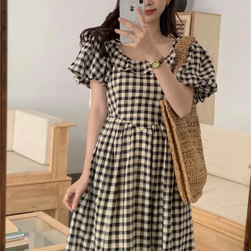 ワンピース レディース フレアワンピース ロングワンピース 半袖 パフスリーブ ロング丈 ミモレ丈 裾フレア ボリューム袖 チェック柄 ギンガムチェック ラウンワンピース春 夏 水着 ビーチツアー ワ