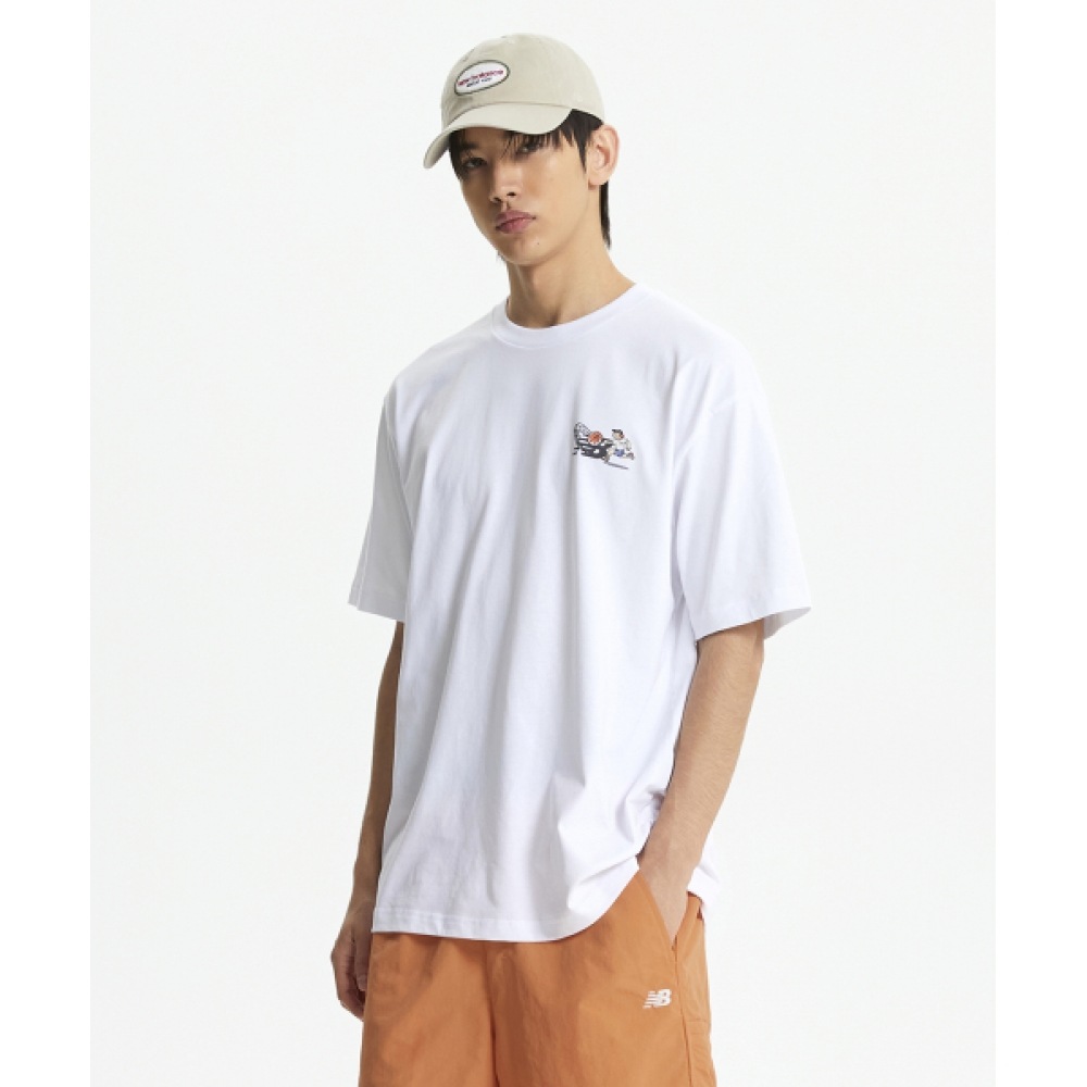 ニューバランス NBNEF21543/UNI NB BOY バスケットボールレタリング半袖Tシャツ (ホワイト)