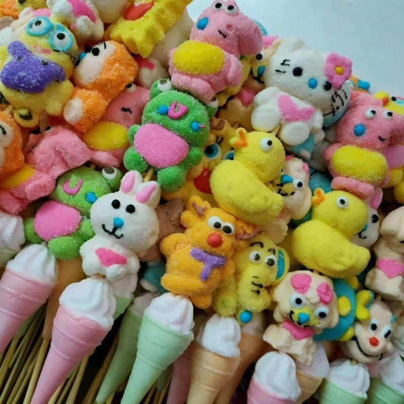 50Pcs 漫画の地面に砂糖漬けの鷹推奨マシュマログミ赤串