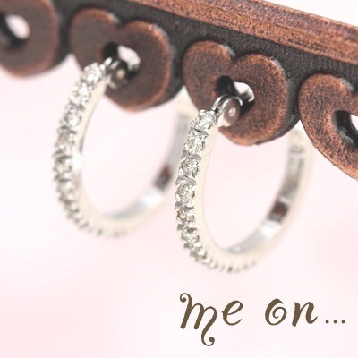 me on...舞台を選ばないオールマイティーなダイヤモンドの環Total0.2ctのラグジュアリーピアス K18ホワイトゴールド WG ハーフエタニティスイート10ダイヤモンドフ