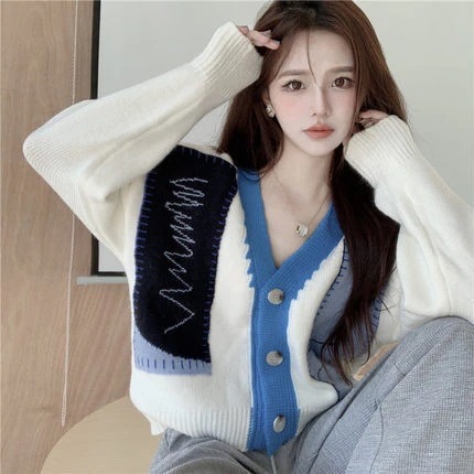 トップス カーディガン ショート丈 袖あり 長袖 Vネック デザイン ボタン トリム オーバーサイズ 美ライン 刺繍 2way 編み込み 伸縮性 ヴィンテージ風 ニット カラバリ かわいい 大人可愛い