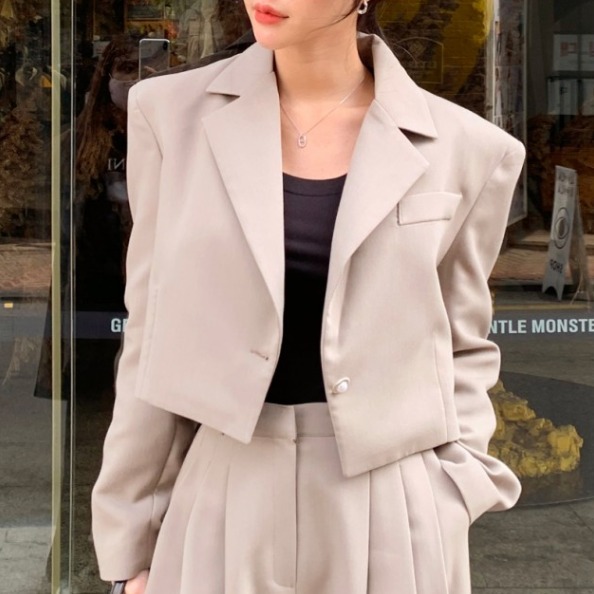 ジャケット 上着 スーツ ショート ショート丈 不規則丈 袖あり 長袖 襟付き 前開き コンサバ きれいめ シンプル カジュアル おしゃれ お洒落 かっこいい レトロ こなれ感 ラフ マニッシュ