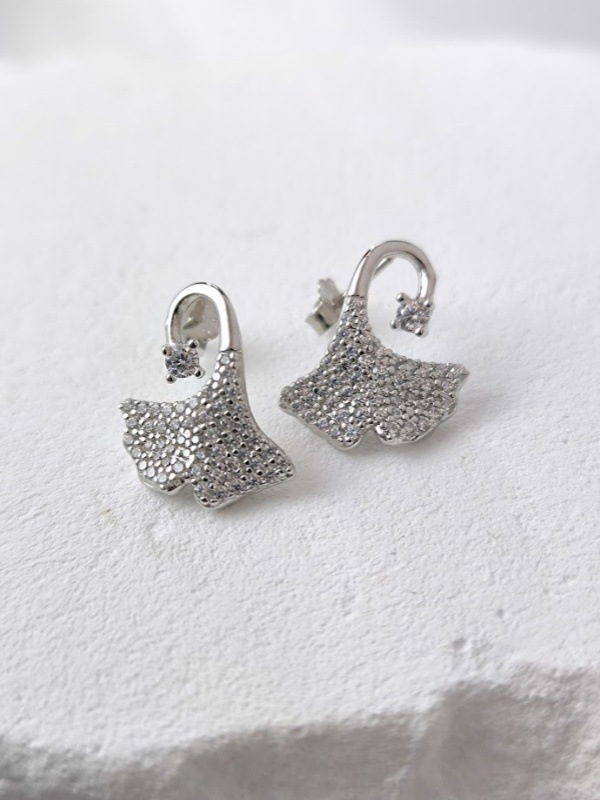 【Silver 925】イチョウの葉スタッドピアス