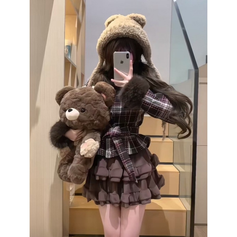 レトロな甘いカレッジスタイルの豪華なコート人形の襟のシャツスリムなケーキスカートのスリーピーススーツ